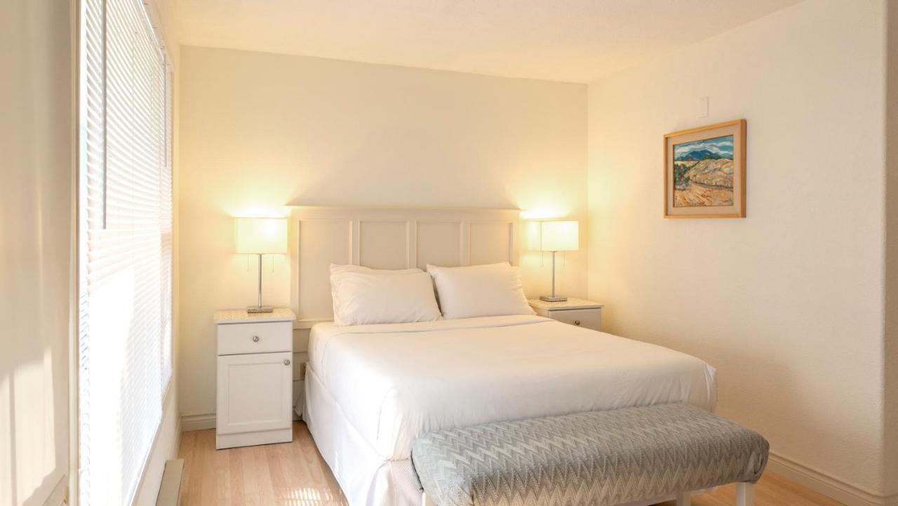 The Village Motel Naramata Luaran gambar